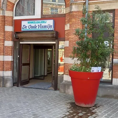 Luxe Met 3 Slaapkamers En 1 Kingsize Bed Slaapzetel En Drie Dubbelbedden